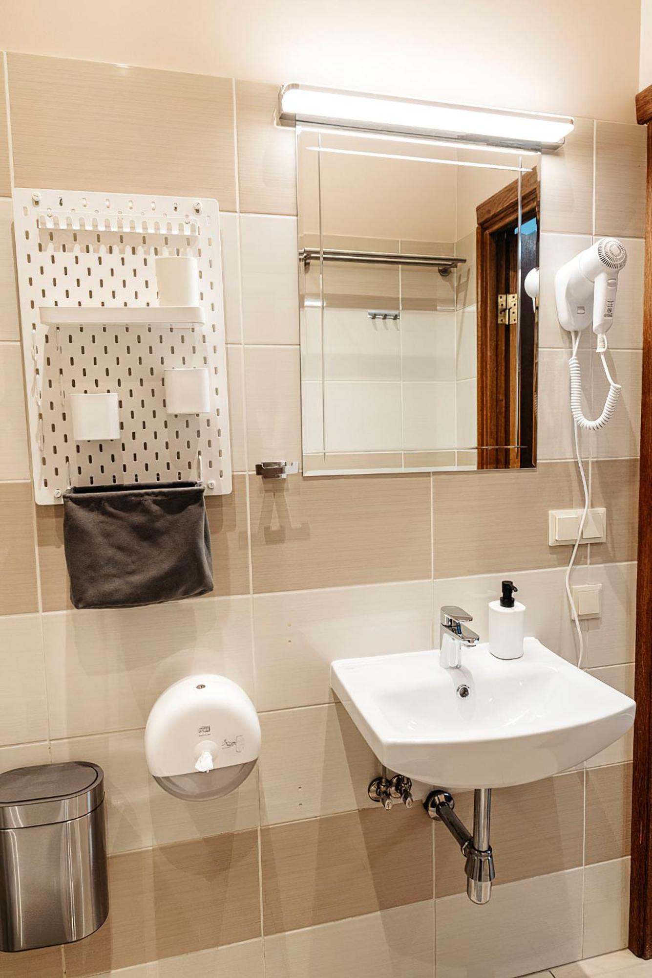 Riga Central Apartments - Skolas Str. Parking Nearby Екстериор снимка